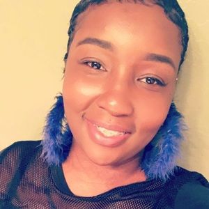 Meet your Posher, Nikki